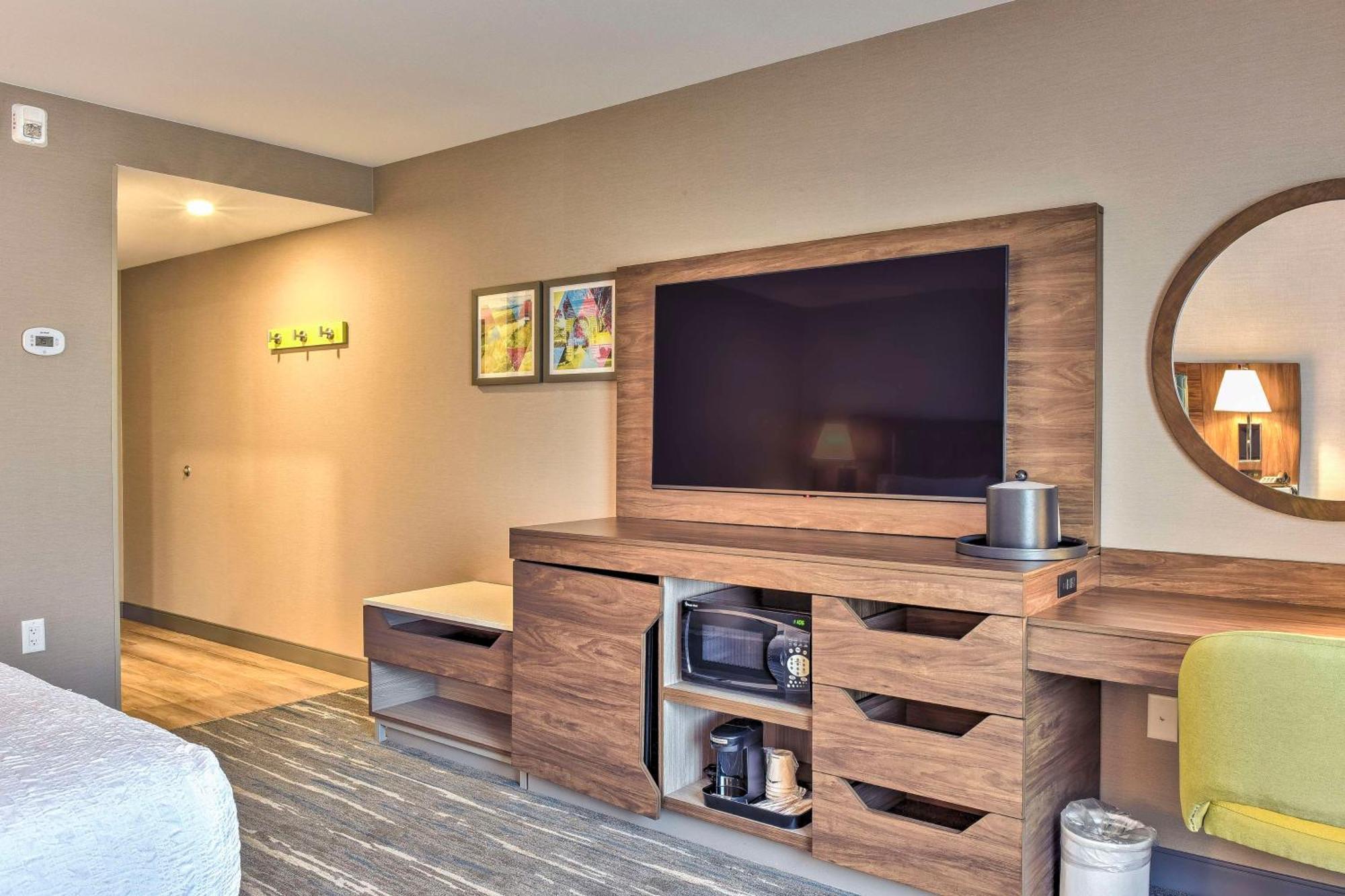 Hampton Inn & Suites Keene Buitenkant foto